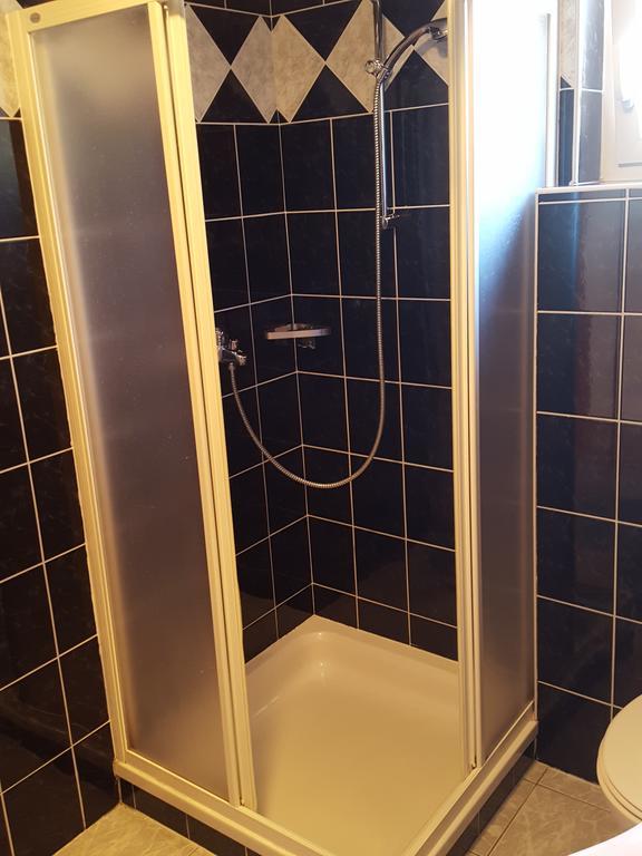 Apartments Mirakul Лопар Екстериор снимка