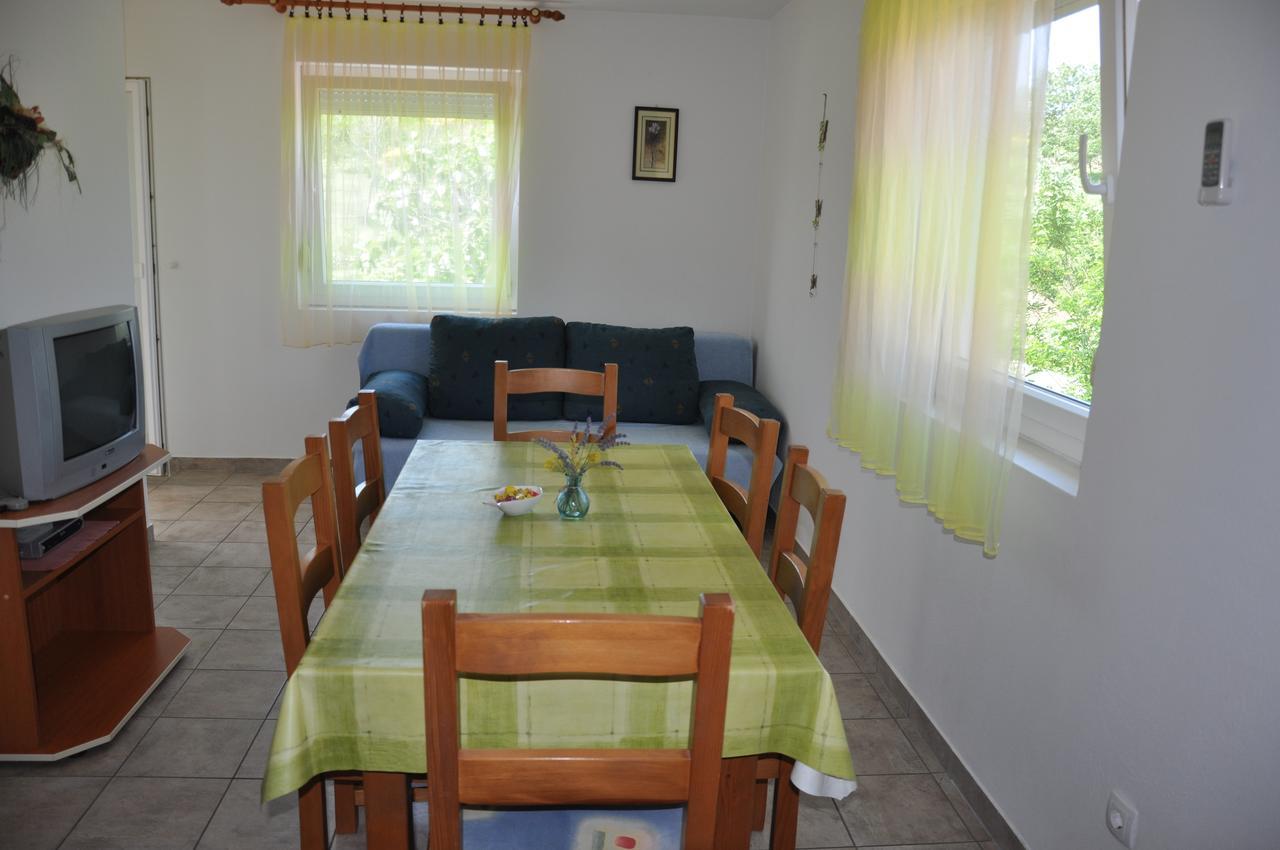 Apartments Mirakul Лопар Екстериор снимка