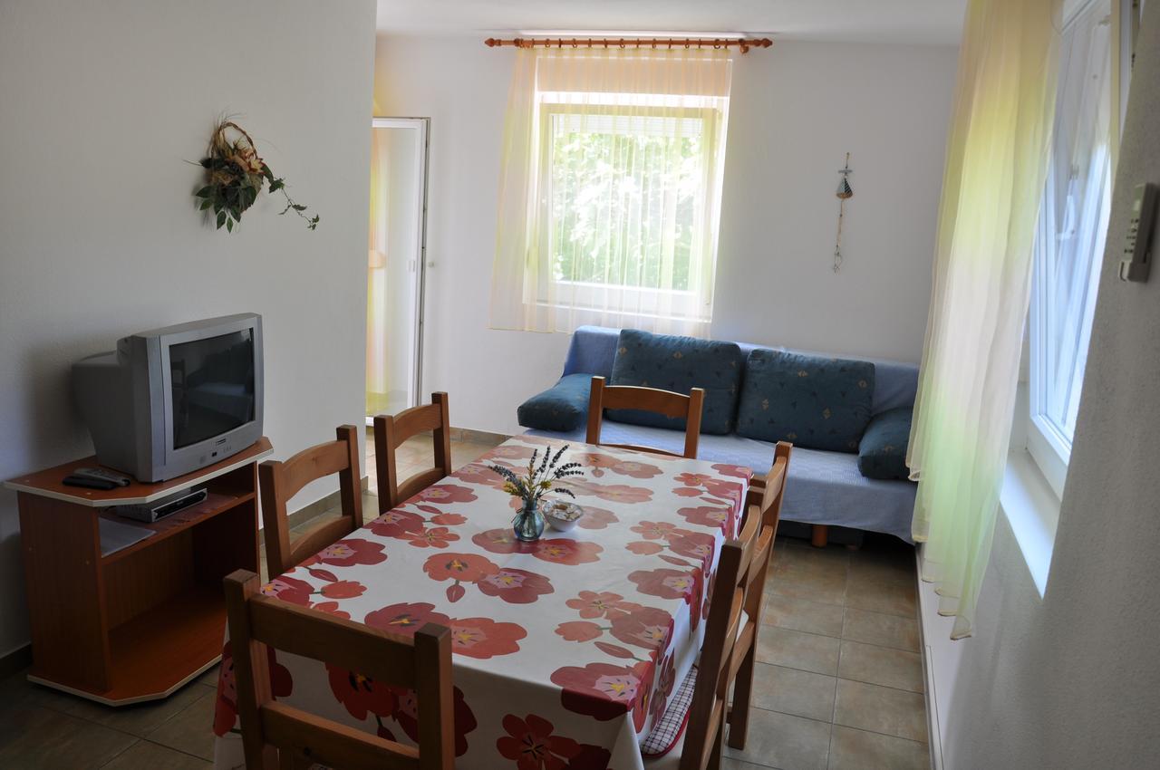 Apartments Mirakul Лопар Екстериор снимка