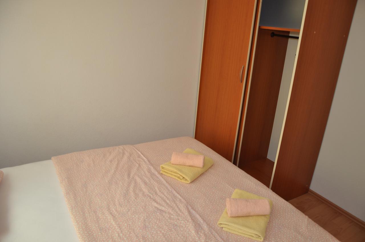 Apartments Mirakul Лопар Екстериор снимка